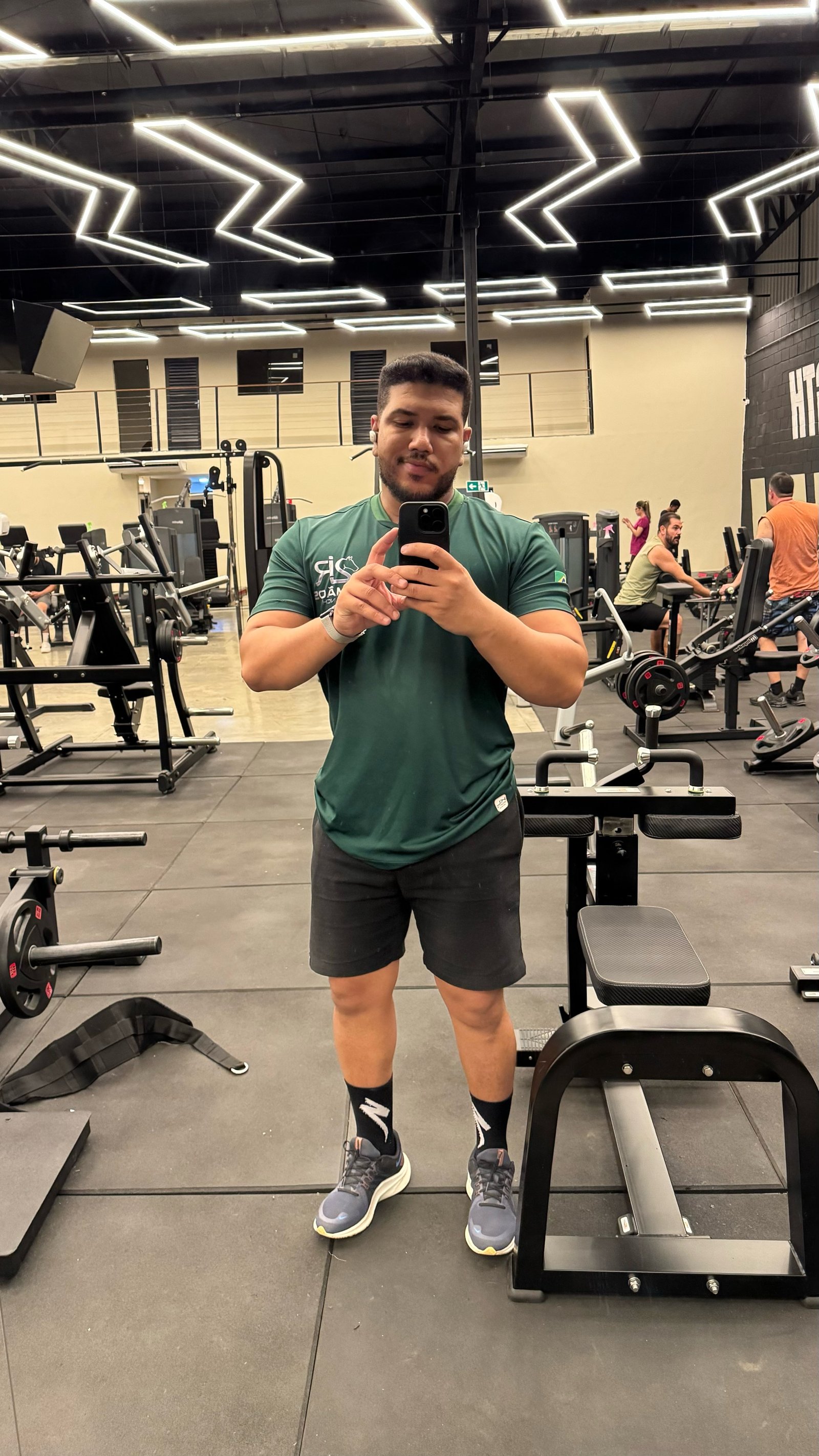 Nicolashenricke55@icloud.com